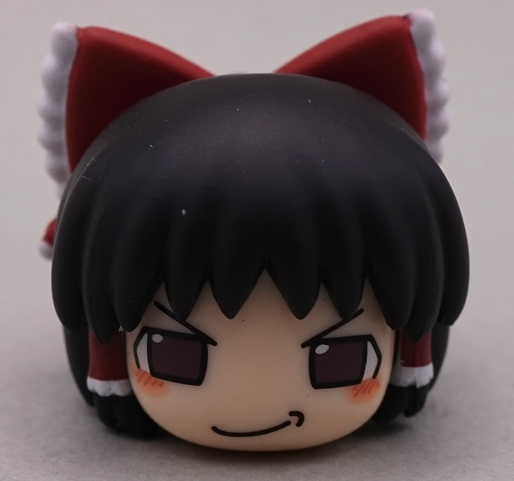 Yukkuri Reimu (Niyari) Mini Interior Figure - Touhou Project - Eiko Brand - Approx. 3 cm x 3 cm (Pre-owned)