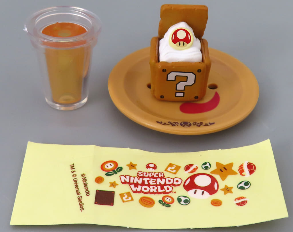 Super Mario Toad Cafe Miniature Figure Collection - Question Block Tiramisu Miniature Figure