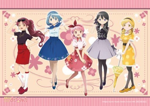 Puella Magi Madoka Magica Group Acrylic Stand Set (5 Acrylic Stands + Bonus A3 Cloth Poster) - Movic, Pre-owned