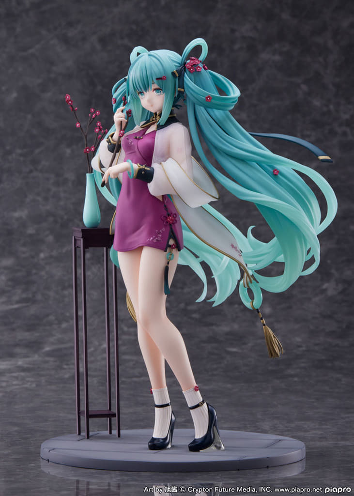 Hatsune Miku 2023 Spring Festival Ver. 1/7 Painted Complete Figure — F:NEX Exclusive (Furyu) Pre-owned