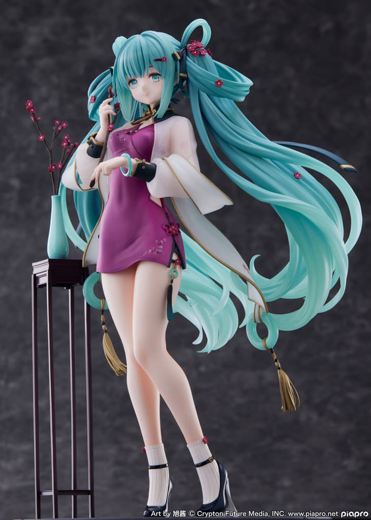 Hatsune Miku 2023 Spring Festival Ver. 1/7 Painted Complete Figure — F:NEX Exclusive (Furyu) Pre-owned