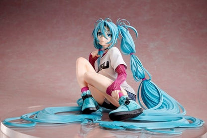 Hatsune Miku x Mai Yoneyama The Latest Street Style “Cute” 1/4 Scale PVC & ABS Painted Figure by Stronger — 17cm (Artist: Mai Yoneyama)