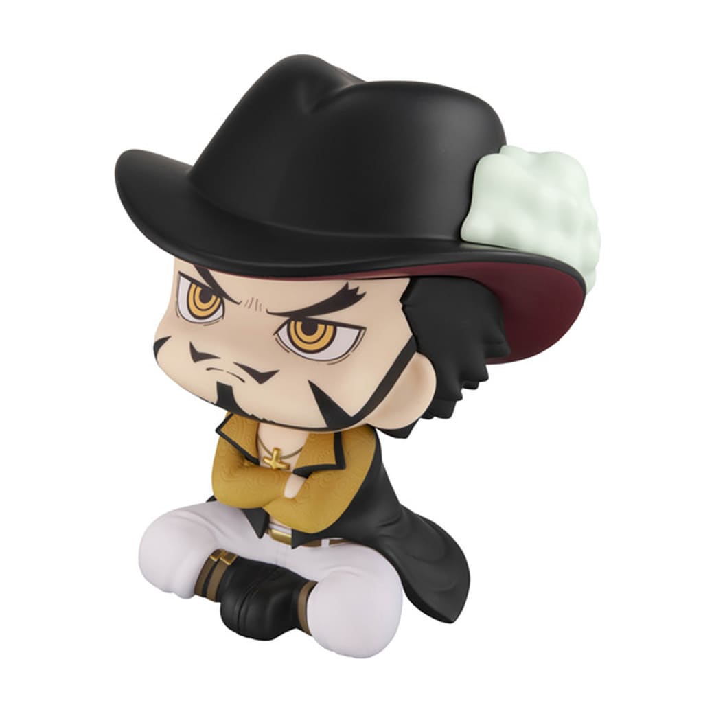 Look Up Dracule Mihawk Figure One Piece
