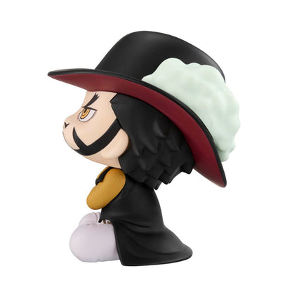 Look Up Dracule Mihawk Figure One Piece