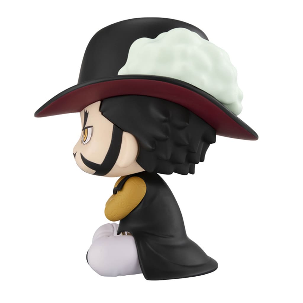 Look Up Dracule Mihawk Figure One Piece