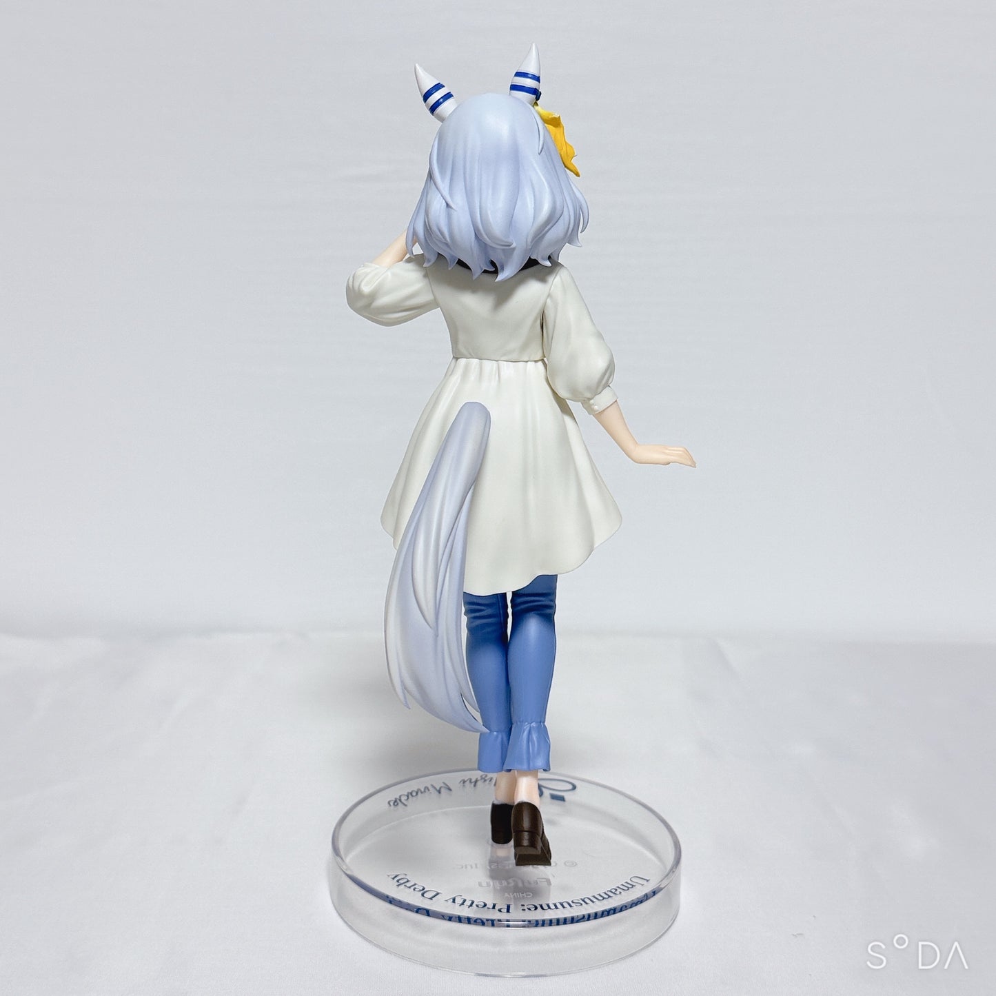 Hishi Miracle 5-Piece Collector Set - Prize Figure, Racing Outfit Acrylic Stands & Can Badge | Umamusume: Pretty Derby