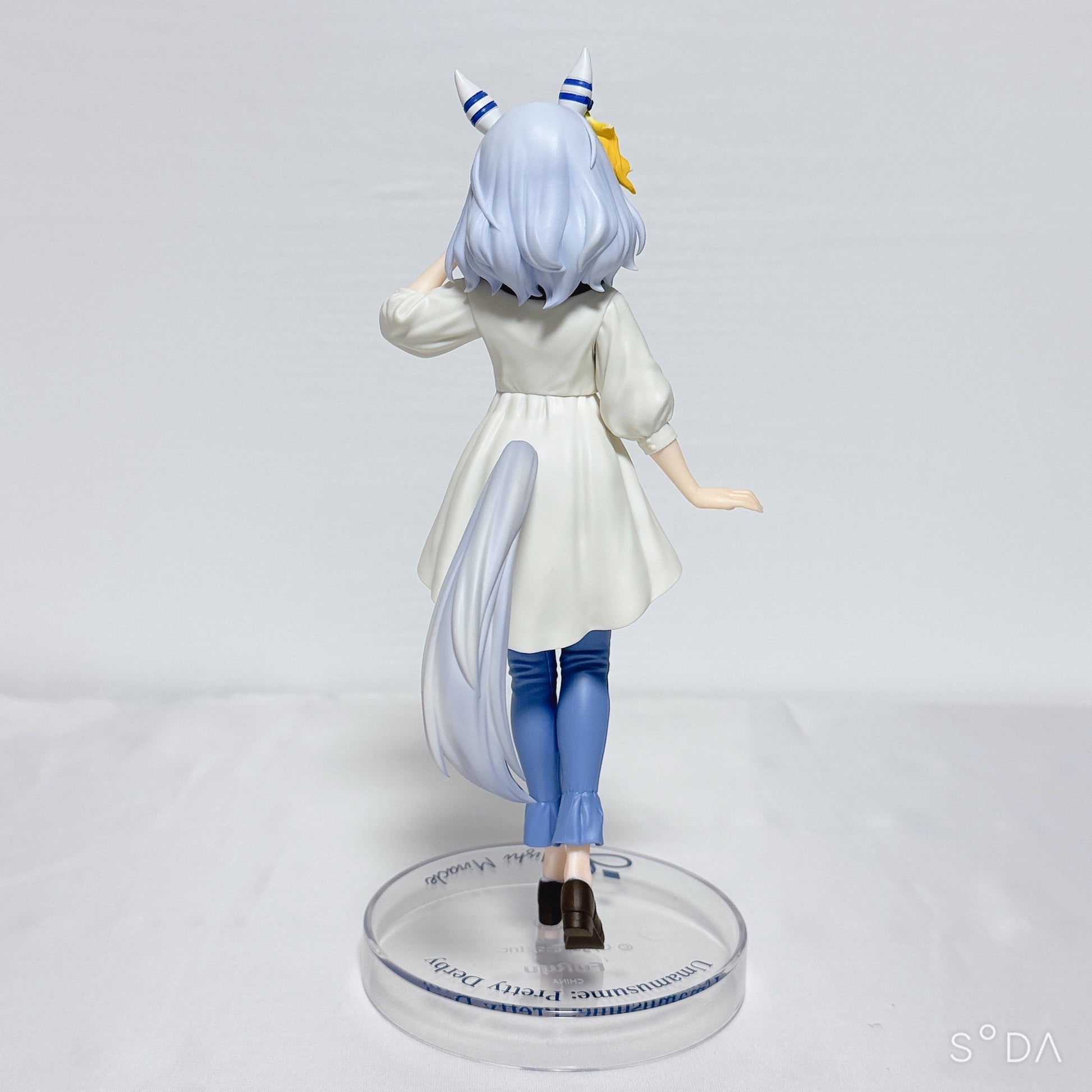 Hishi Miracle 5-Piece Collector Set - Prize Figure, Racing Outfit Acrylic Stands & Can Badge | Umamusume: Pretty Derby