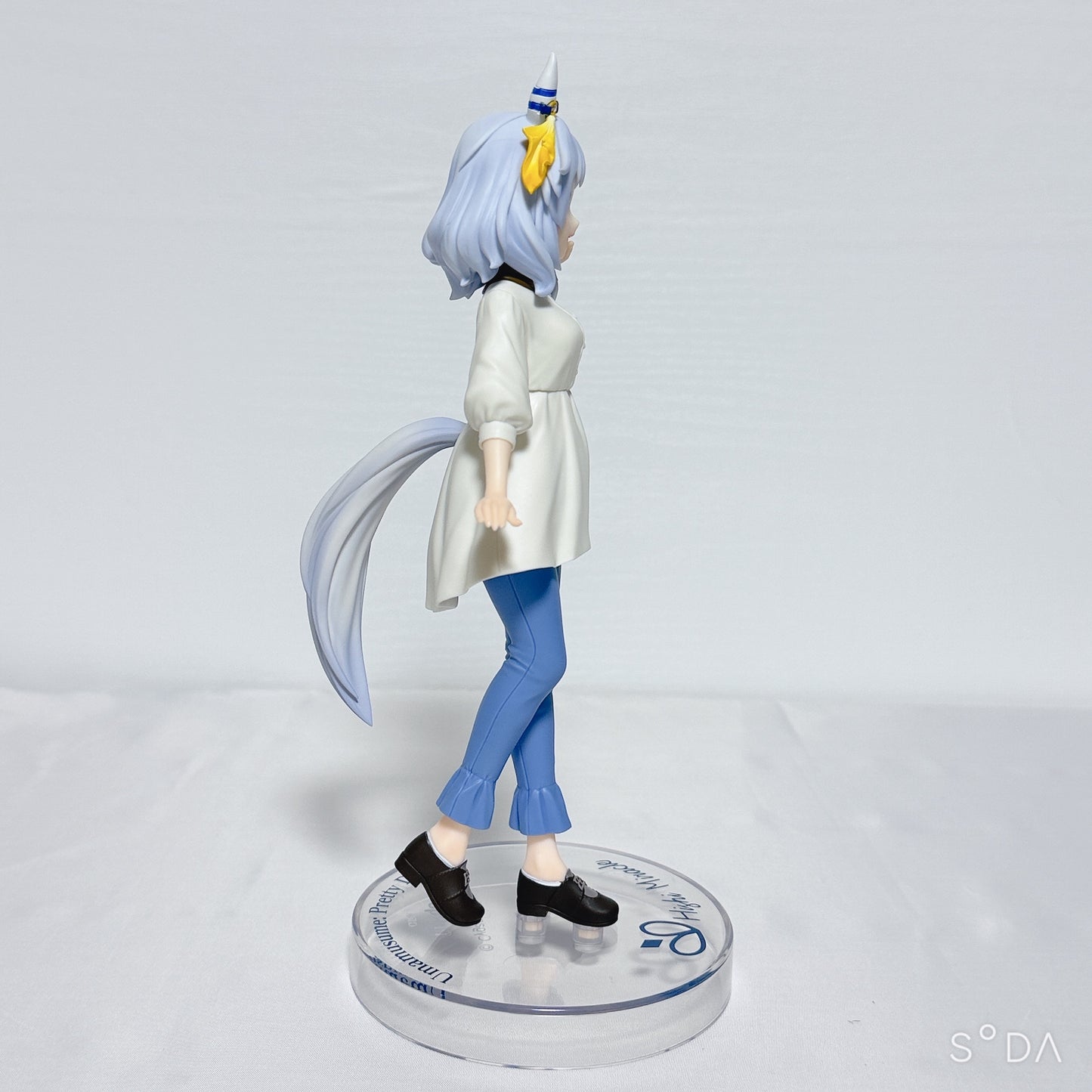 Hishi Miracle 5-Piece Collector Set - Prize Figure, Racing Outfit Acrylic Stands & Can Badge | Umamusume: Pretty Derby