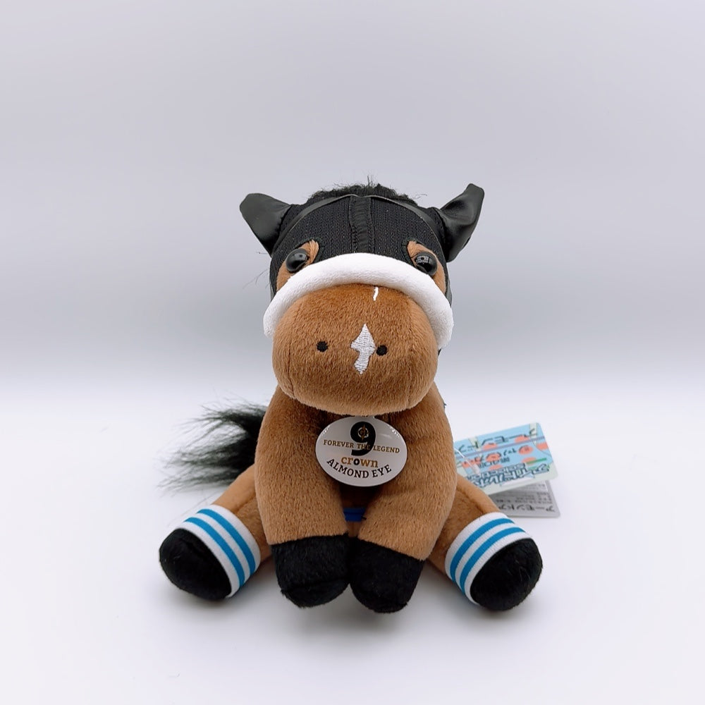 Idol Horse Almond Eye M Size