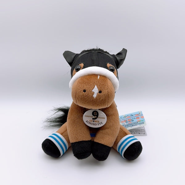 Idol Horse Almond Eye M Size