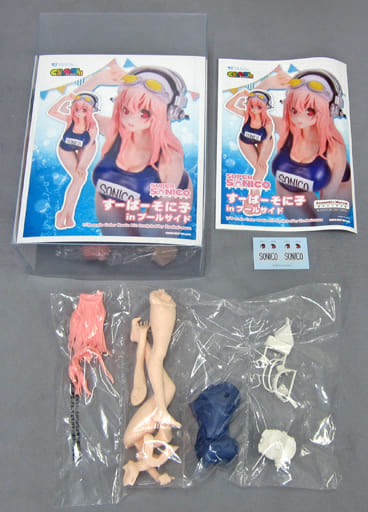 Super Sonico in Poolside Super Sonico 1/8 Scale Resin Cast Kit Character Gummy Series - Volks