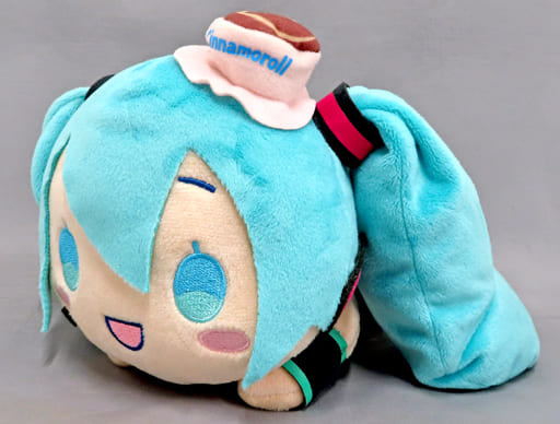 Hatsune Miku (Twintails) Lying Down Plush (EX) Hatsune Miku x Cinnamoroll Sanrio Series Plush - SEGA (Pre-owned)