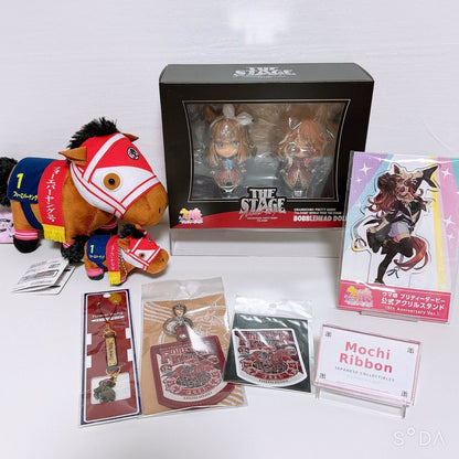 Forever Young 7-Item Horse Racing Plush, Acrylic Stand and Keychain Set
