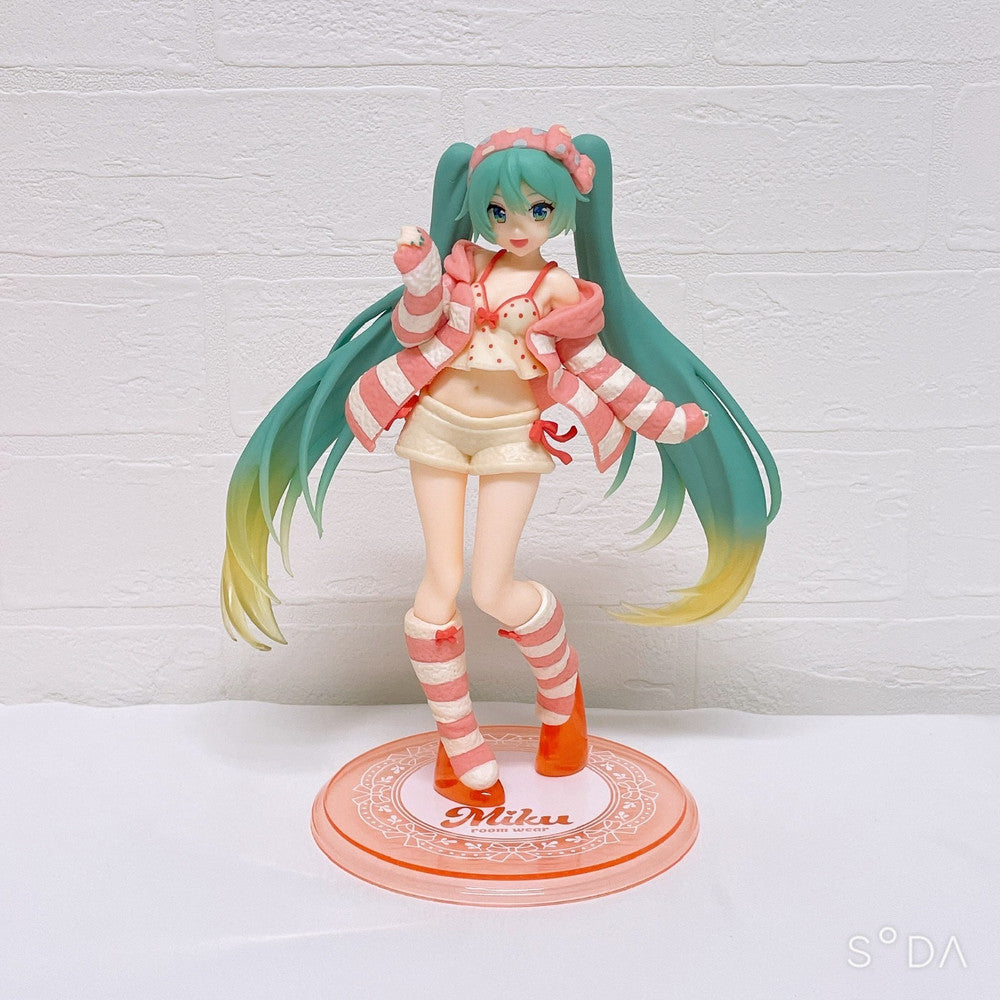 Hatsune Miku Figure Set of 3 - Red Riding Hood, Roomwear, 16th Anniversary (TAITO / SEGA Prize Figures)