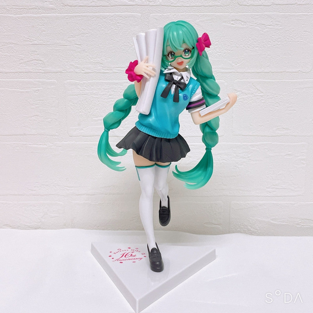 Hatsune Miku Figure Set of 3 - Red Riding Hood, Roomwear, 16th Anniversary (TAITO / SEGA Prize Figures)