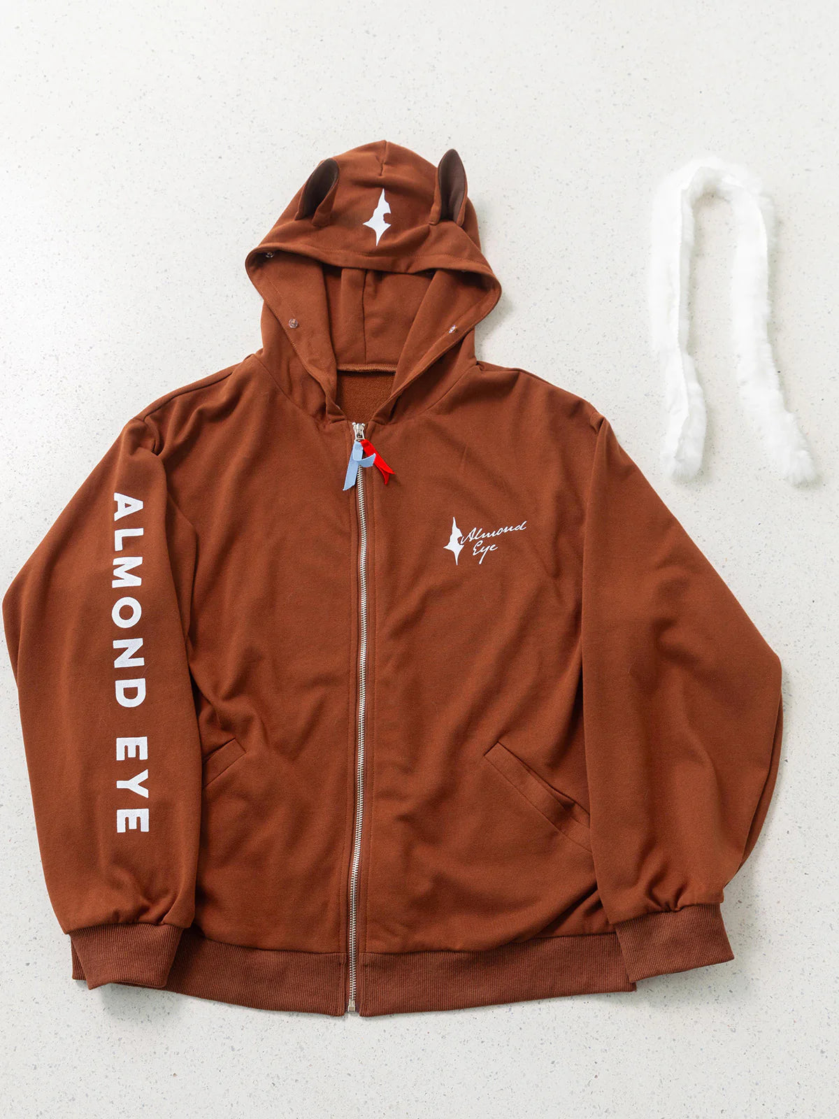 Almond Eye Horse-Ear Hoodie【Silk x netkeiba】