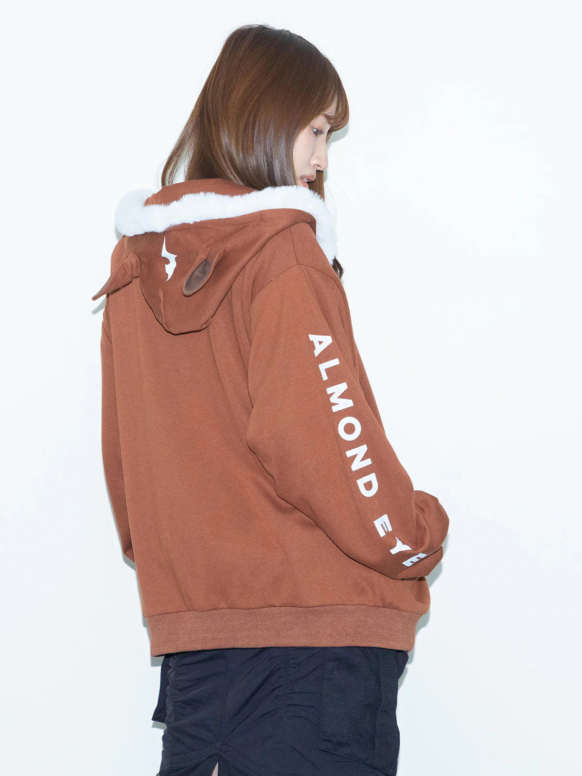 Almond Eye Horse-Ear Hoodie【Silk x netkeiba】